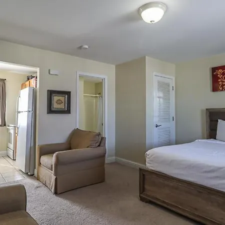 Oak Shores Studio 36